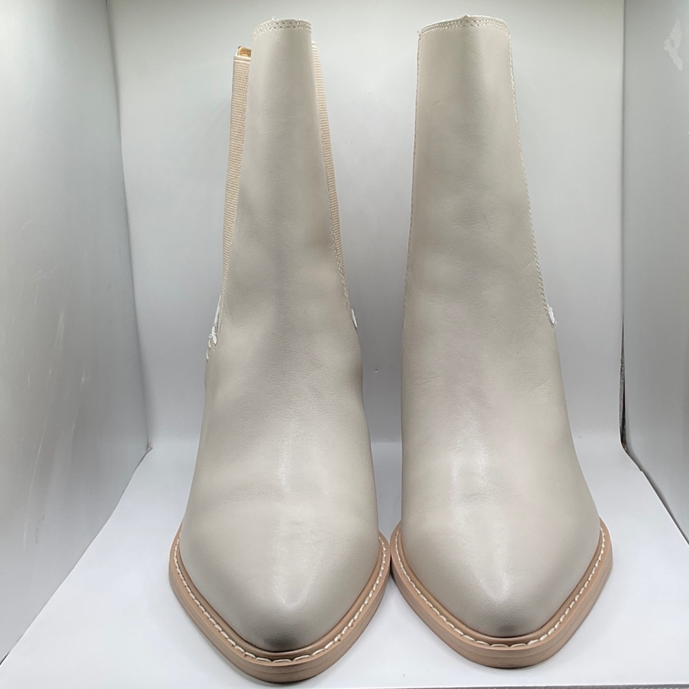Crown Vintage Off-White Heeled Boots NWT